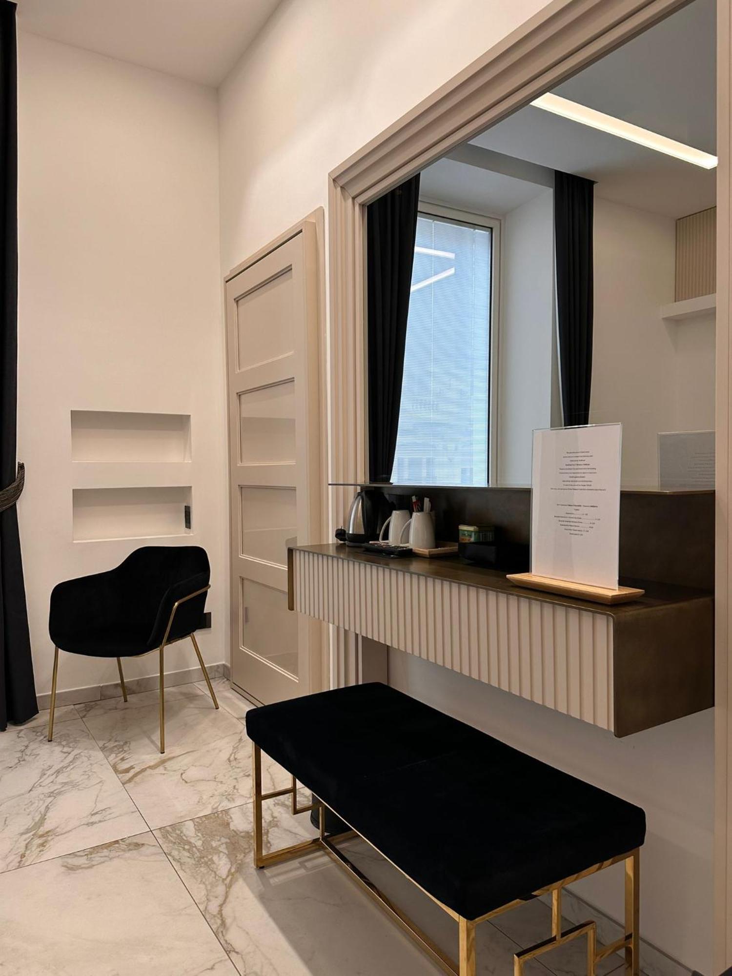 Maison Tritone Rome Bagian luar foto